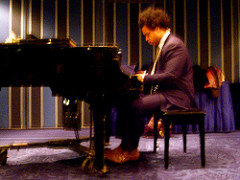Eric Lewis Live Piano Performance