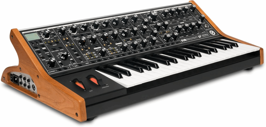 MOOG Subsequent 37 Paraphonic Analog Synthesizer MOOG Subsequent 37 Paraphonic Analog Synthesizer